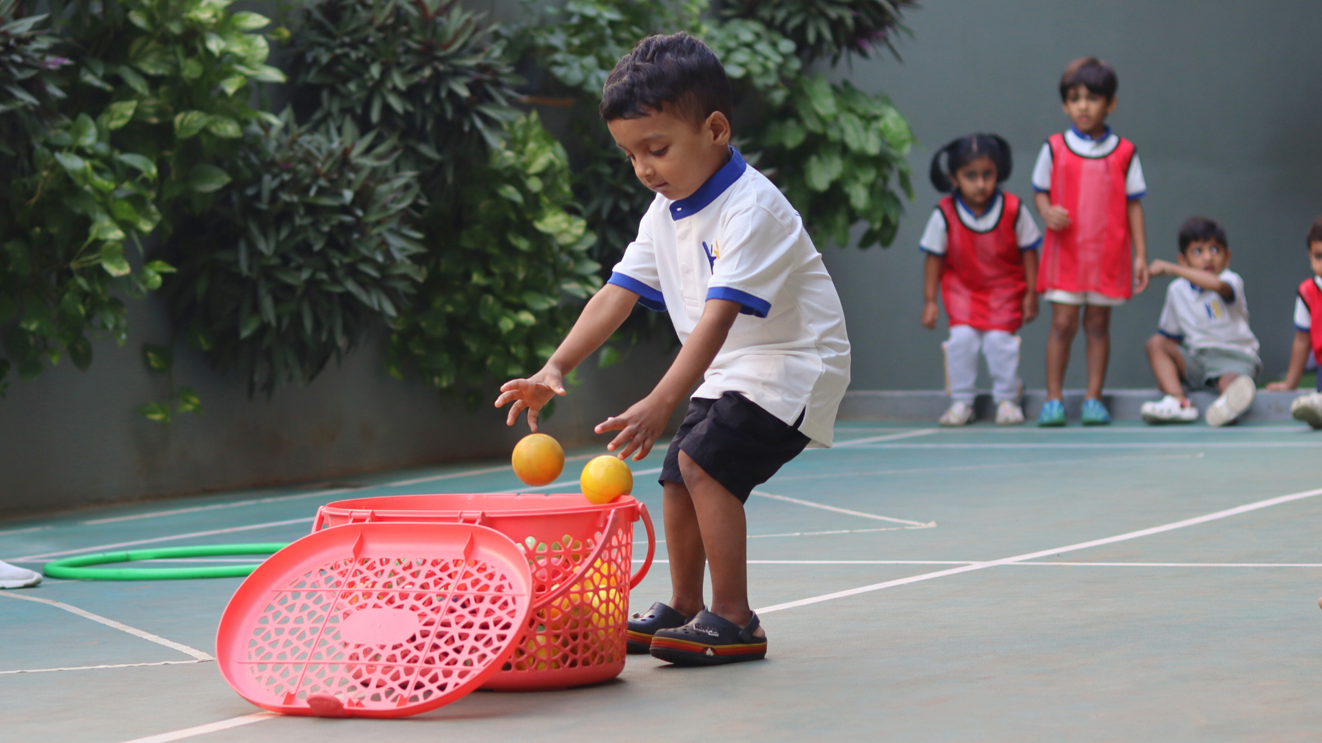 children learning together